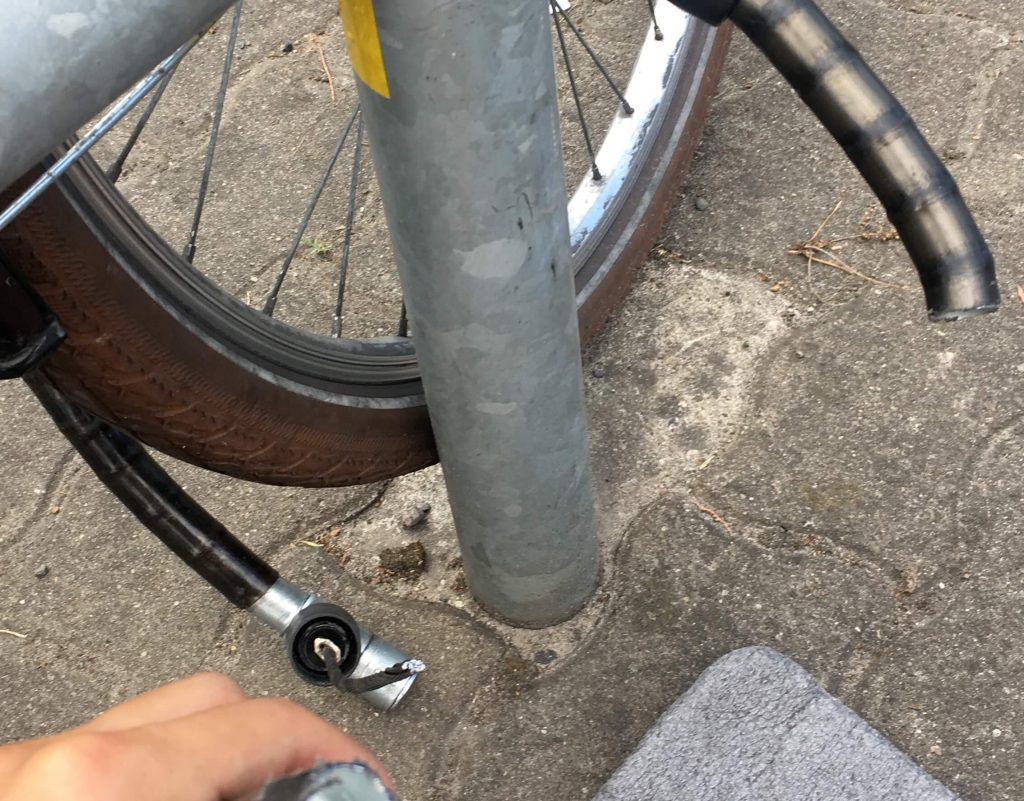 自転車　鍵