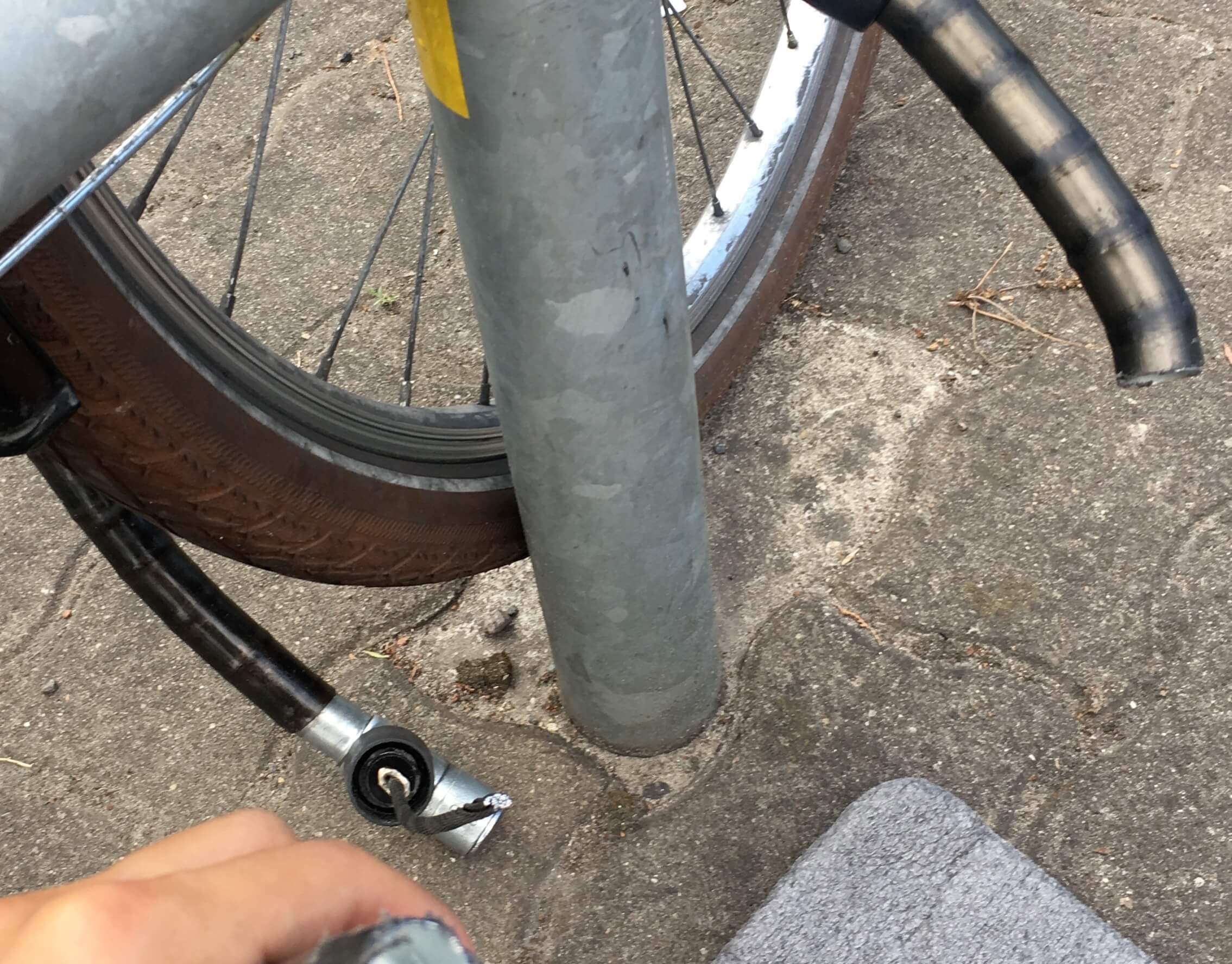 急に自転車の鍵が開かなくなった 自力で鍵を壊すための道具と方法